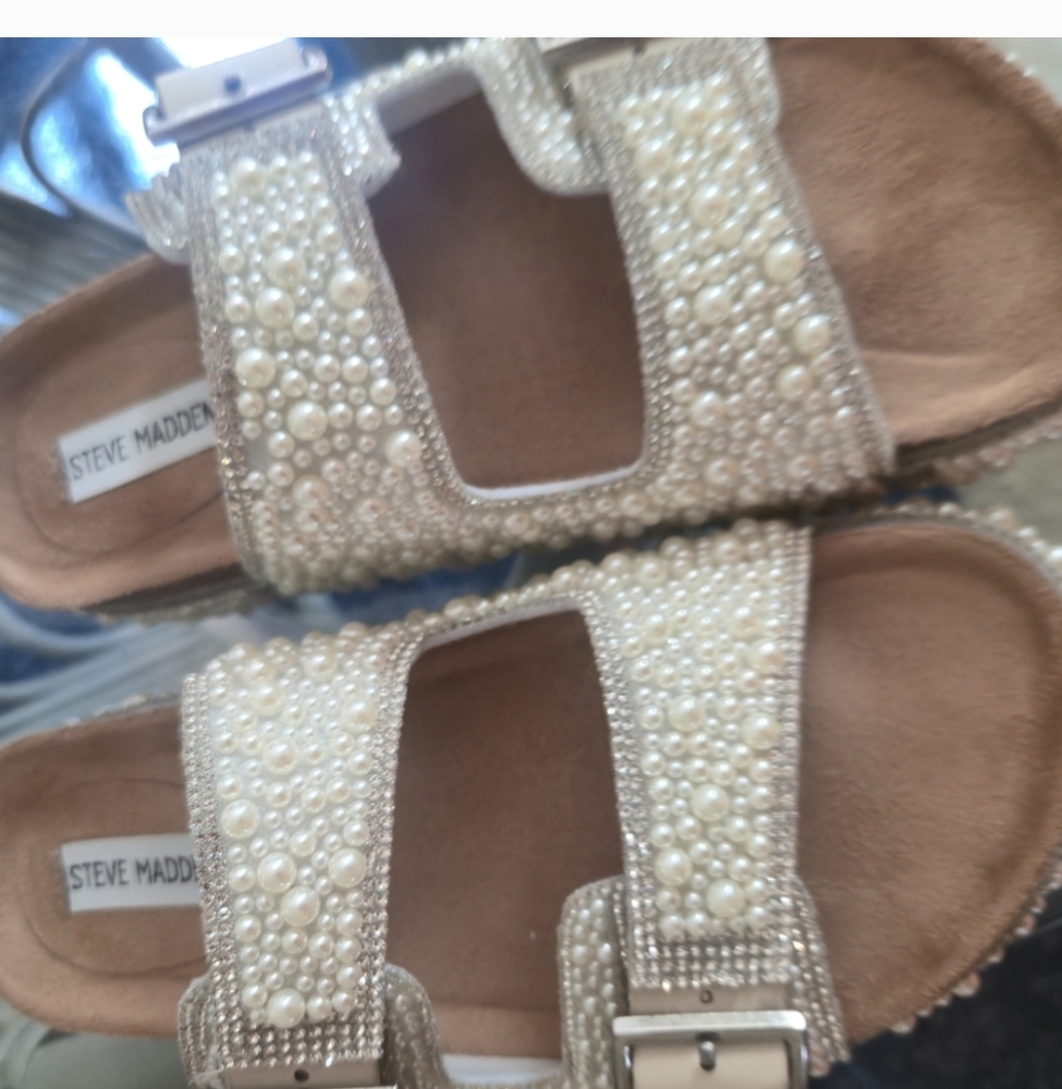 Steve Madden Cream Sandals with Plush Straps